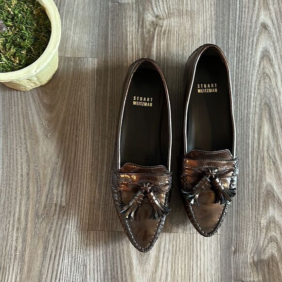 LIKE NEW STUART WEITZMAN POINTED TOE PATENT LEATHER BRONZE LAOFER DRIVING MOC 6 - Picture 2 of 9